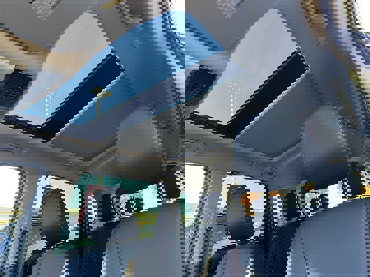 Certified 2025 Nissan Rogue SL w/ Tech Package image 23