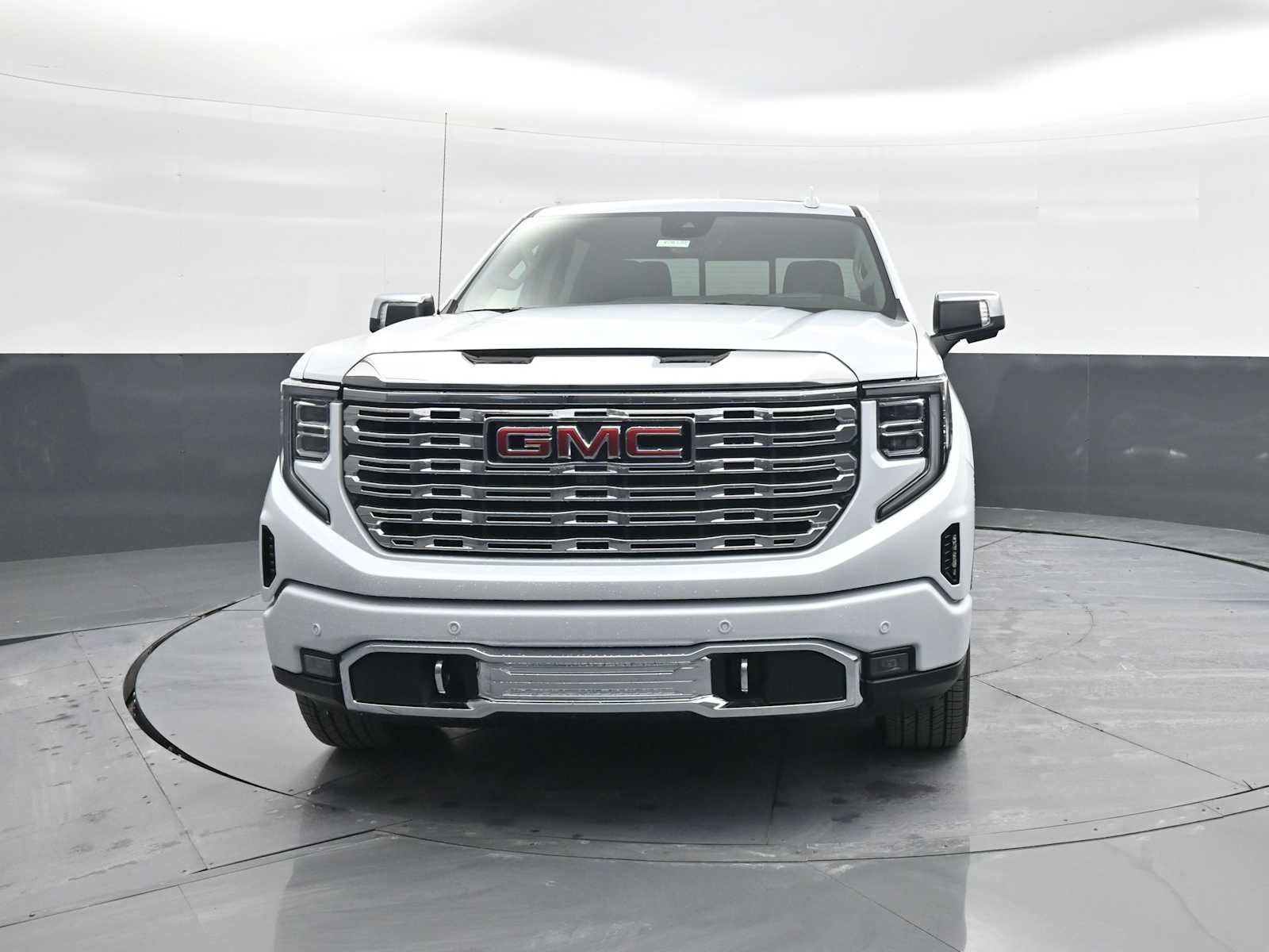 New 2026 GMC Sierra 1500 Denali w/ Denali Reserve Package AWD/4WD image 3