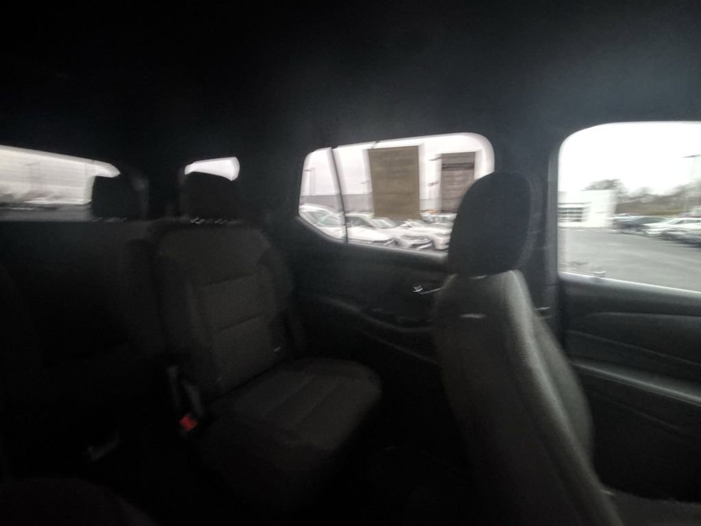 Used 2023 Chevrolet Traverse LT FWD image 14
