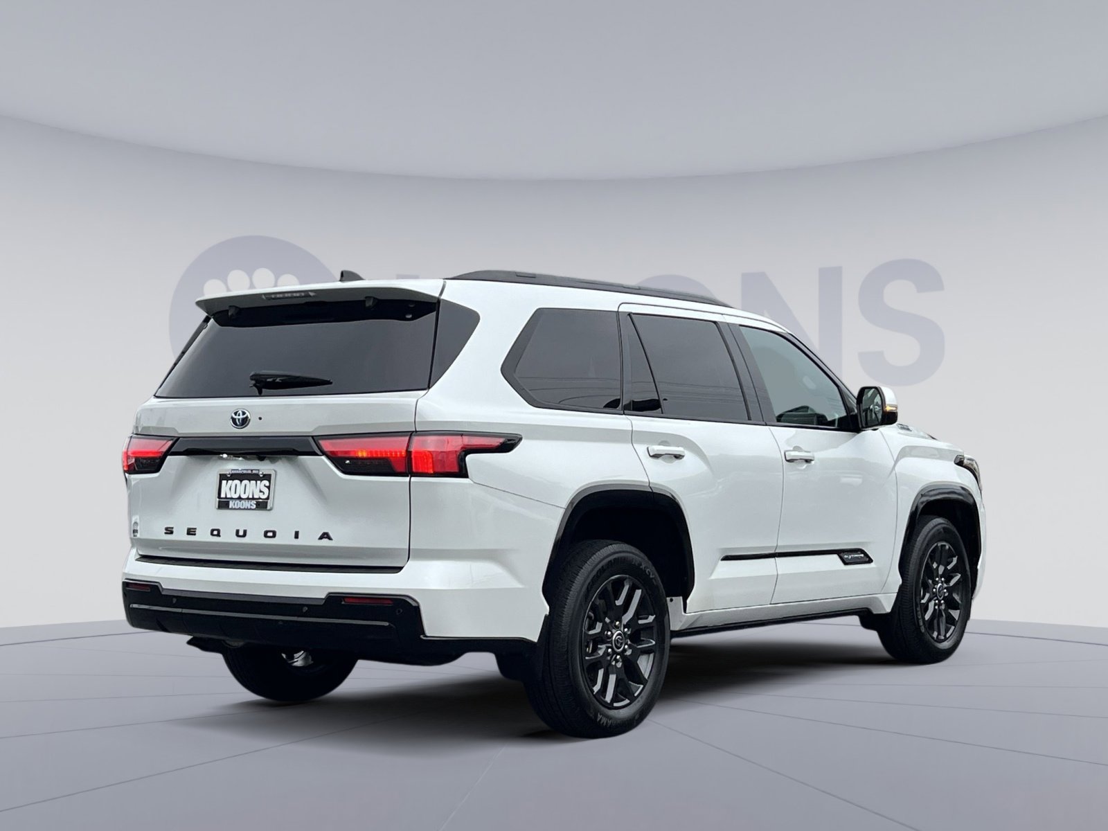 Used 2023 Toyota Sequoia Platinum AWD/4WD image 8