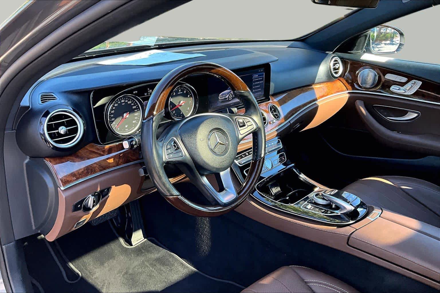 Used 2017 Mercedes-Benz E 400 4MATIC Wagon image 18