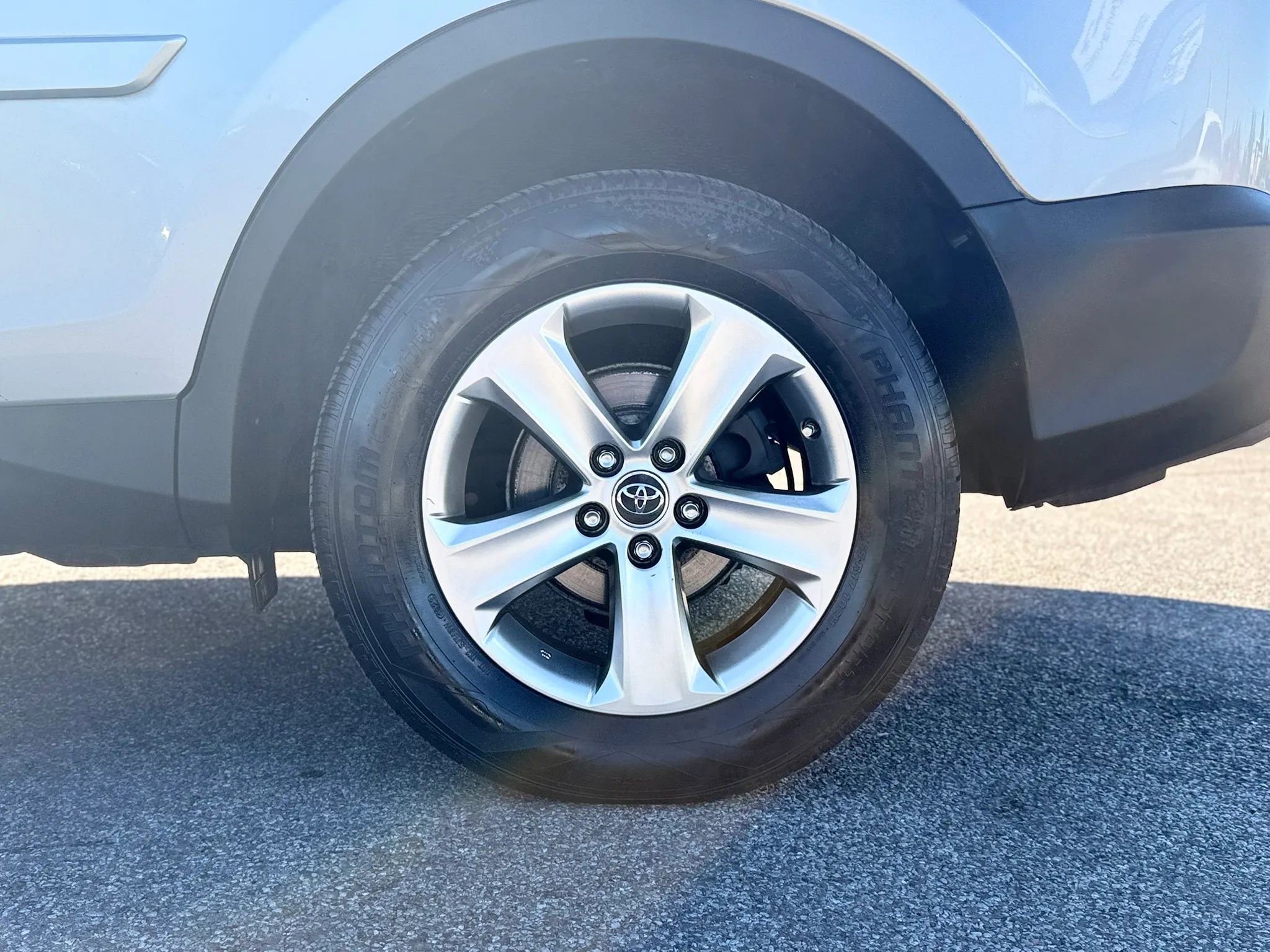 Used 2015 Toyota RAV4 XLE image 36