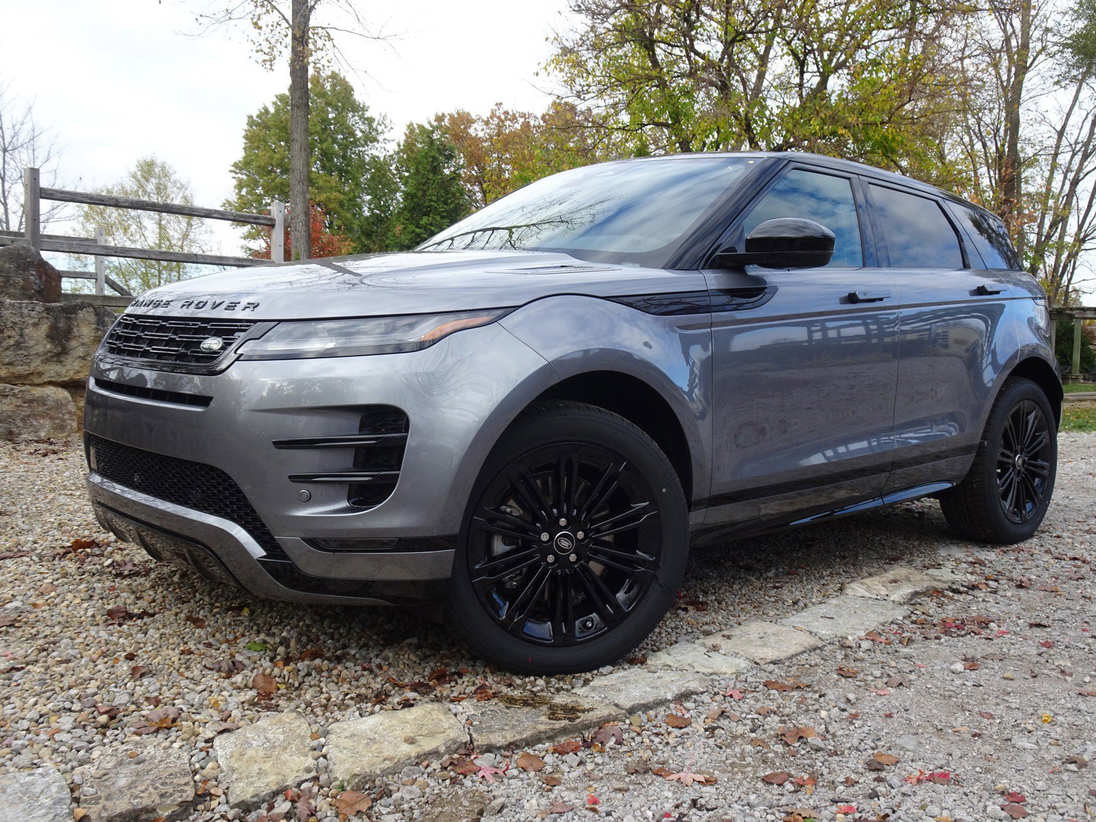 New 2025 Land Rover Range Rover Evoque Dynamic SE