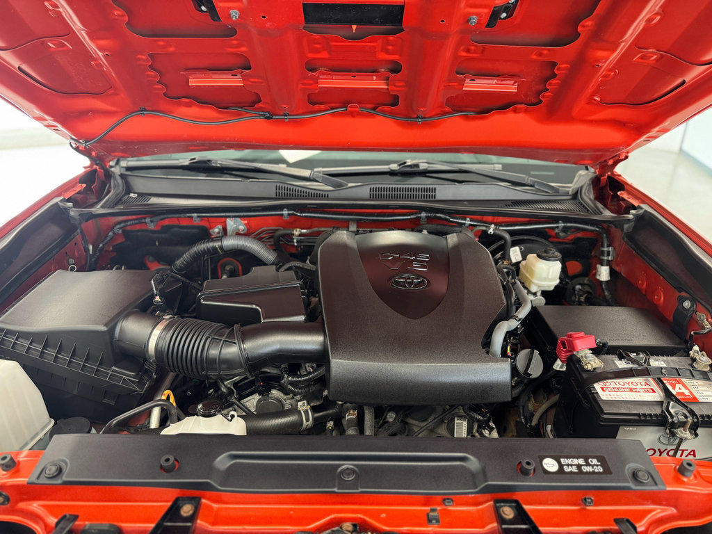 Used 2017 Toyota Tacoma TRD Sport AWD/4WD image 35