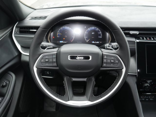 New 2025 Jeep Grand Cherokee Laredo image 15