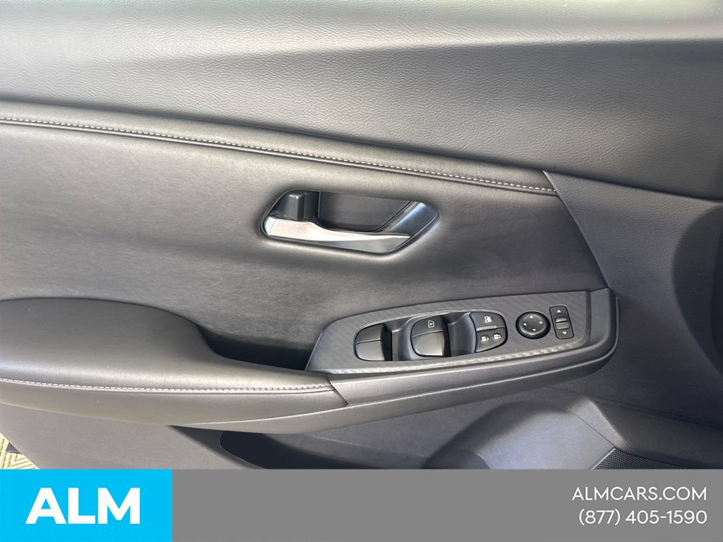 Used 2024 Nissan Sentra SV FWD image 13