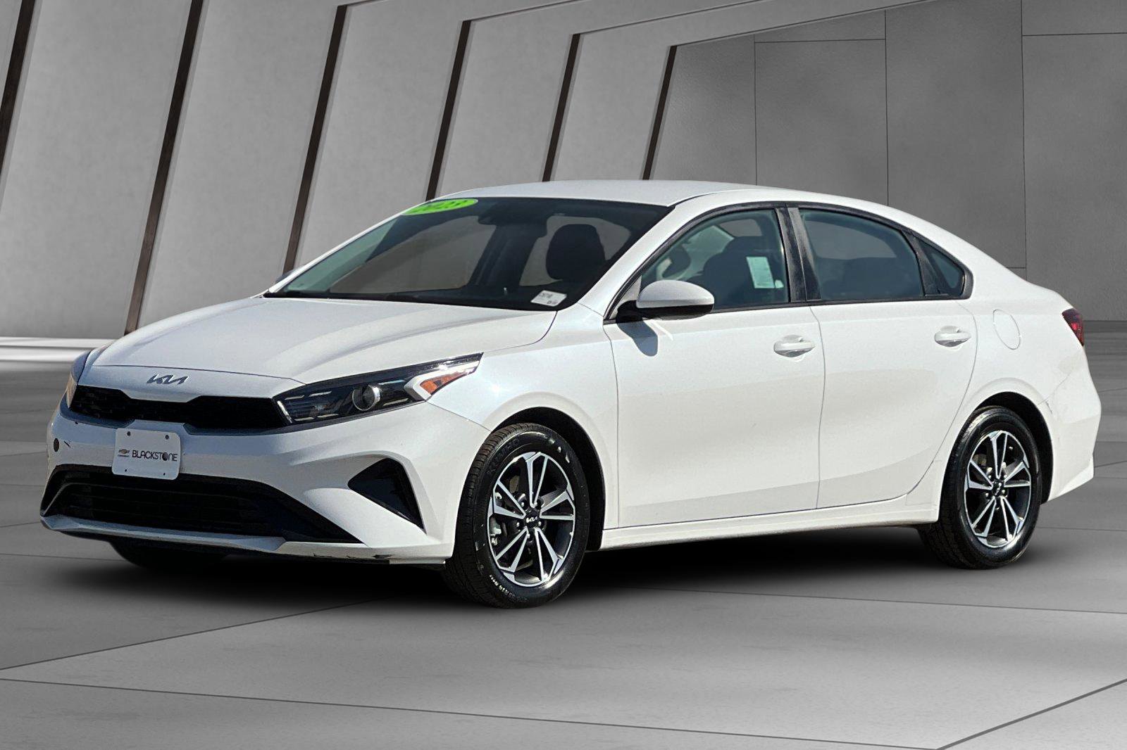 Used 2023 Kia Forte LXS image 8