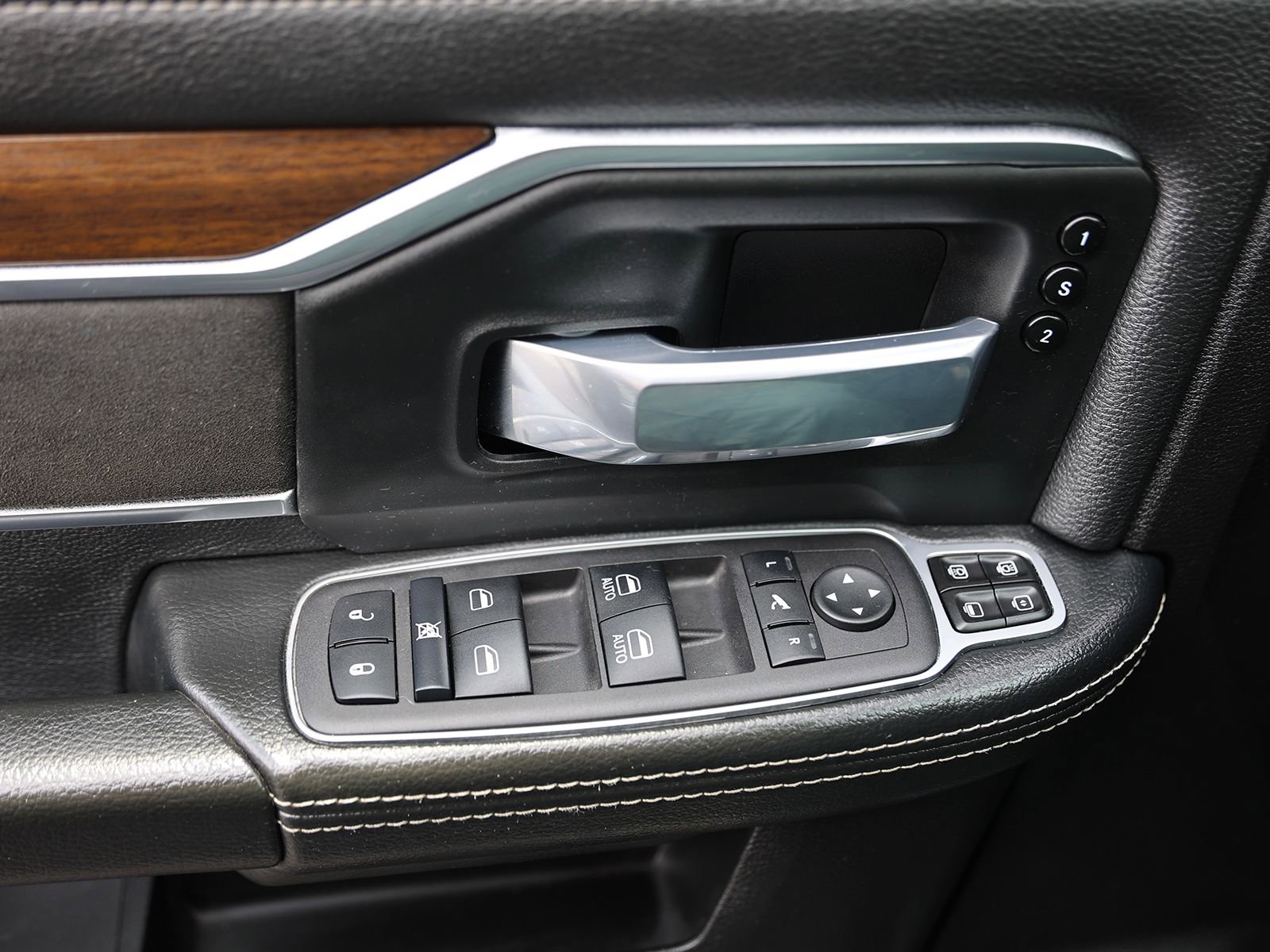 Used 2024 RAM 2500 Laramie image 39