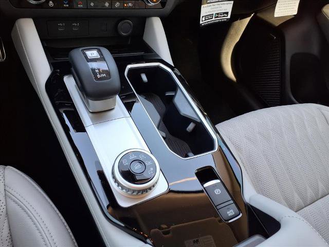 New 2026 Mitsubishi Outlander SEL image 15