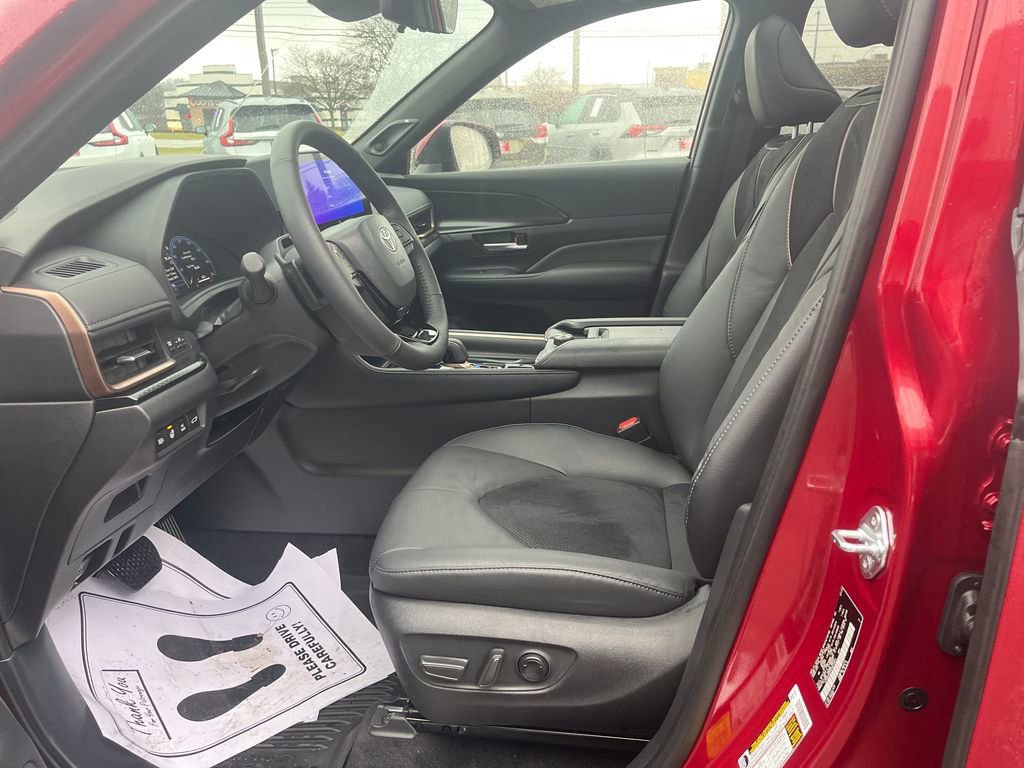 Certified 2025 Toyota Grand Highlander AWD Hybrid image 10