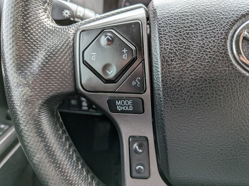 Used 2021 Toyota Tacoma TRD Off-Road image 15