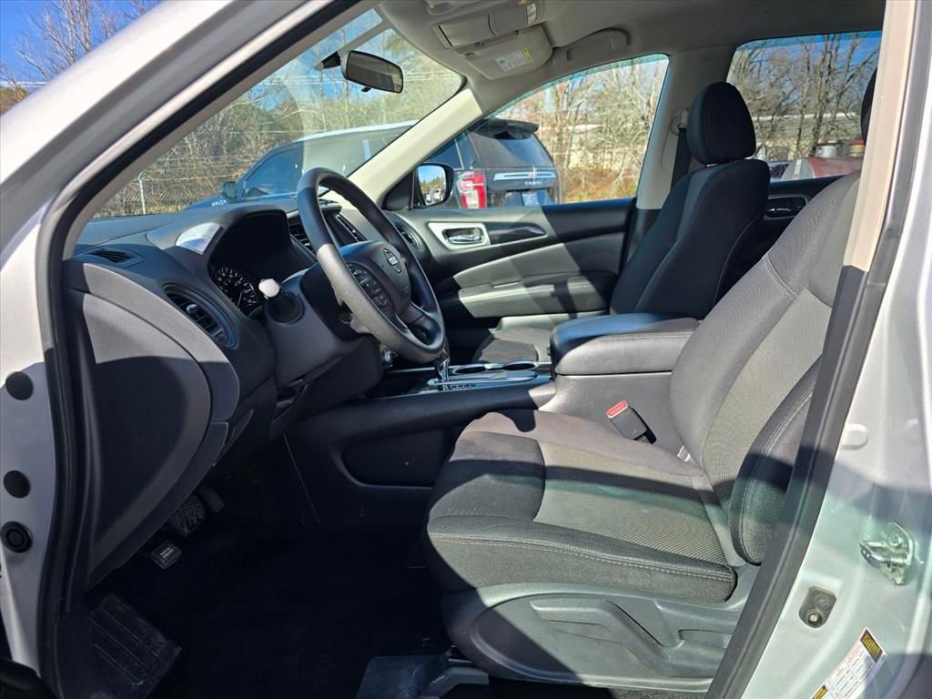 Used 2019 Nissan Pathfinder S image 11