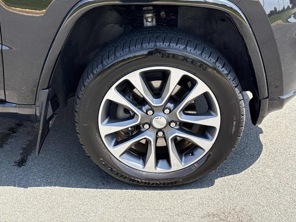 Used 2017 Jeep Grand Cherokee Overland AWD/4WD image 14
