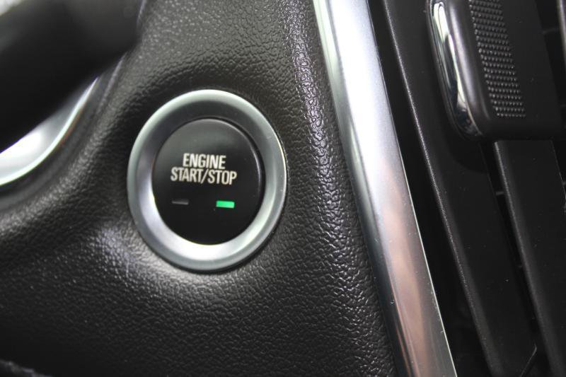 Used 2023 Chevrolet Traverse LT FWD image 31