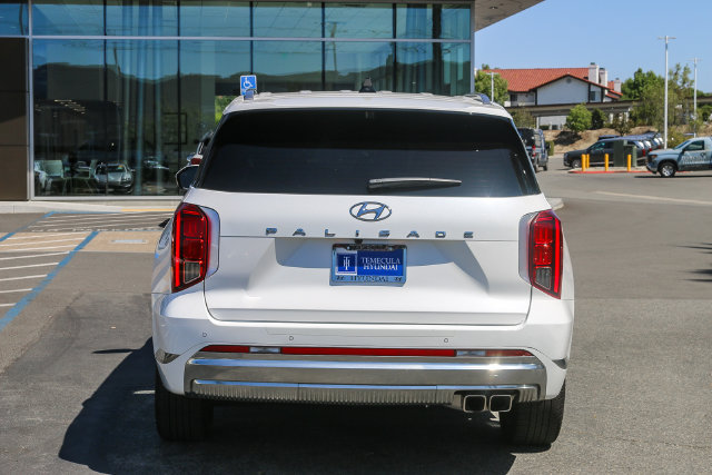 Certified 2023 Hyundai Palisade Calligraphy FWD image 9
