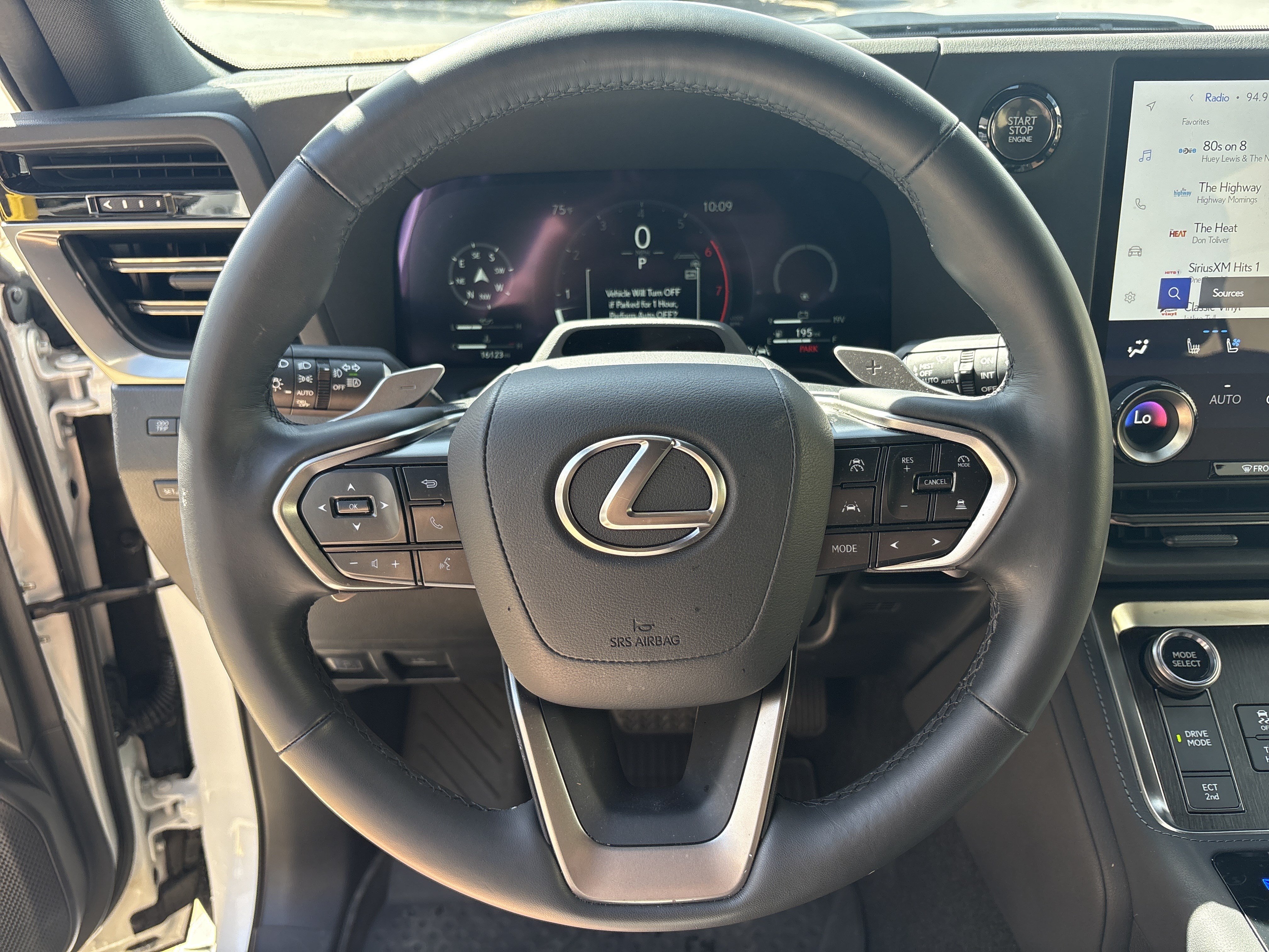 Used 2025 Lexus GX 550 w/ Cold Area Package AWD/4WD image 18