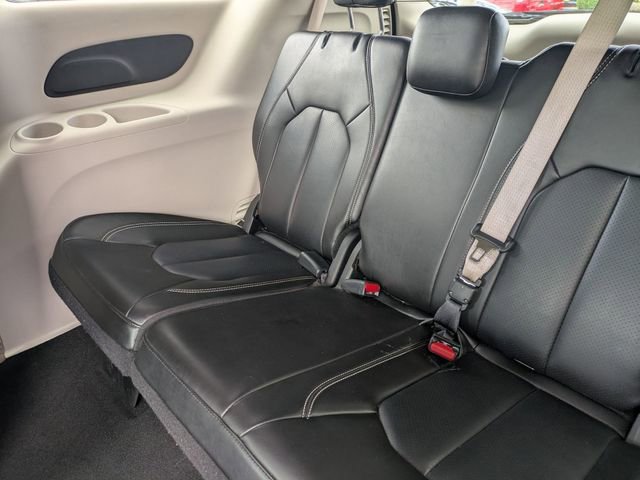 Used 2023 Chrysler Pacifica Touring-L FWD image 26