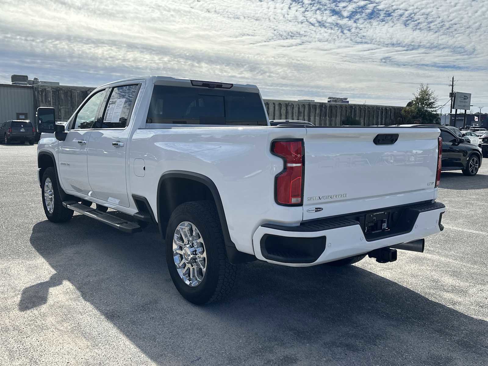 Used 2025 Chevrolet Silverado 2500 LTZ w/ Z71 Chrome Sport Edition image 6