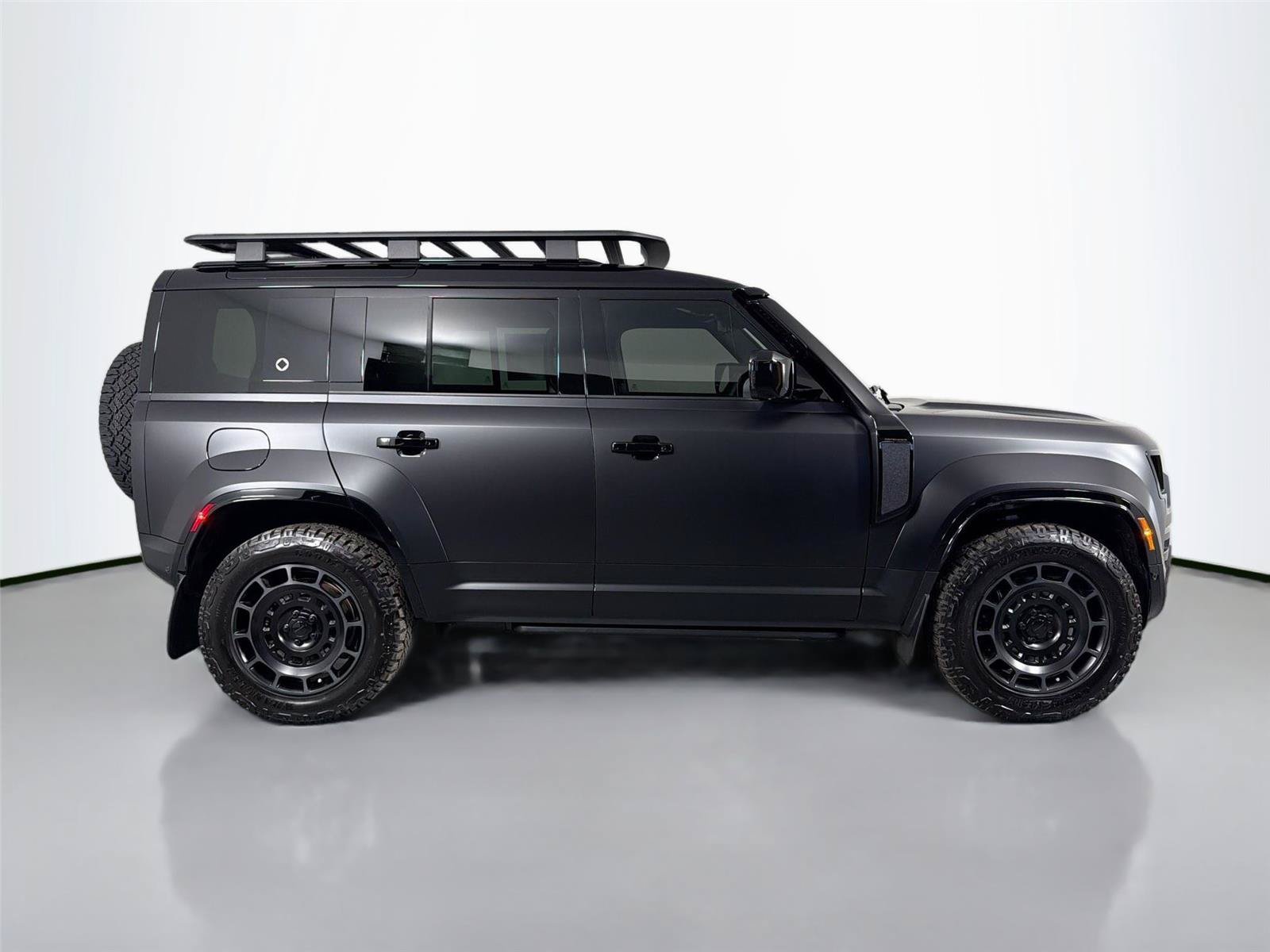 New 2026 Land Rover Defender 110 OCTA AWD/4WD image 4