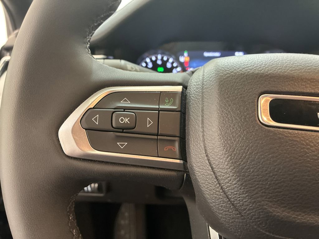 Used 2023 Jeep Compass Limited AWD/4WD image 20