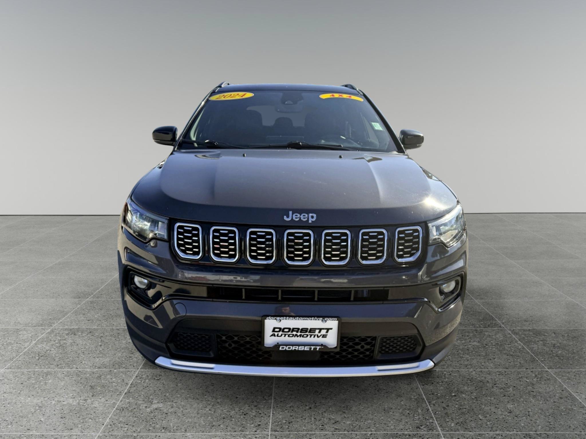 Used 2024 Jeep Compass Limited AWD/4WD image 9