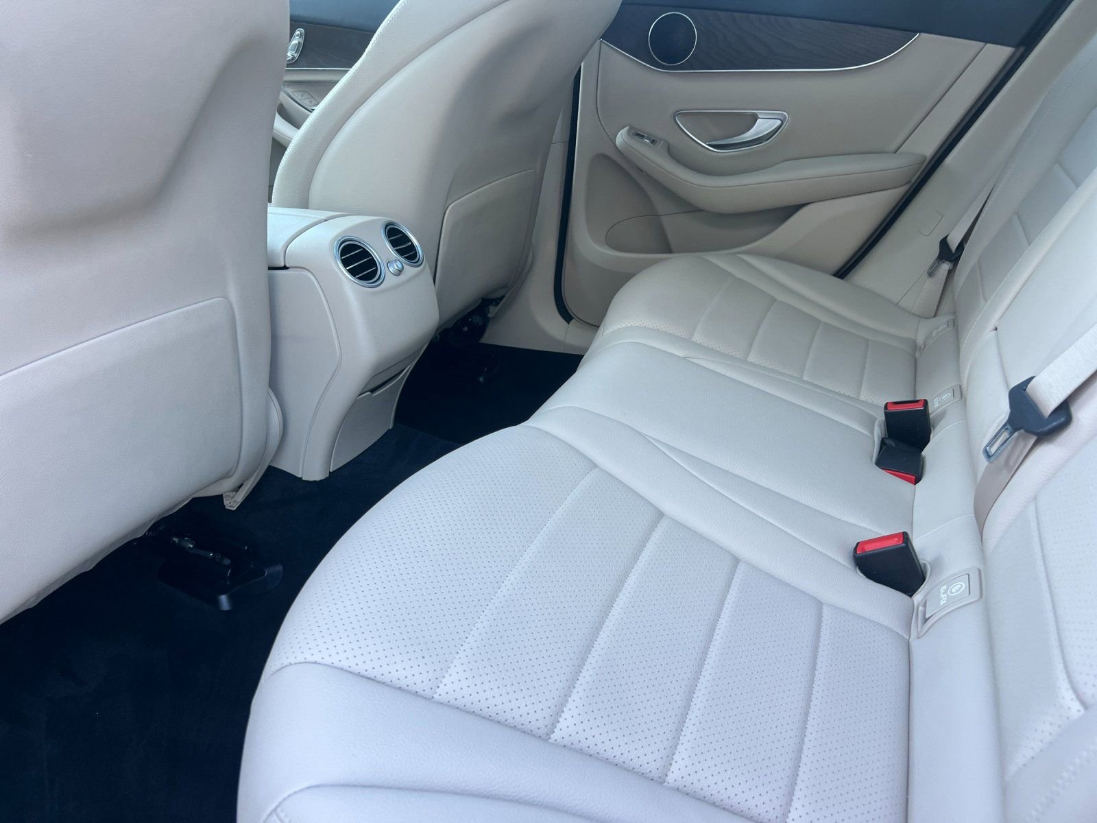 Used 2019 Mercedes-Benz GLC 300 image 12