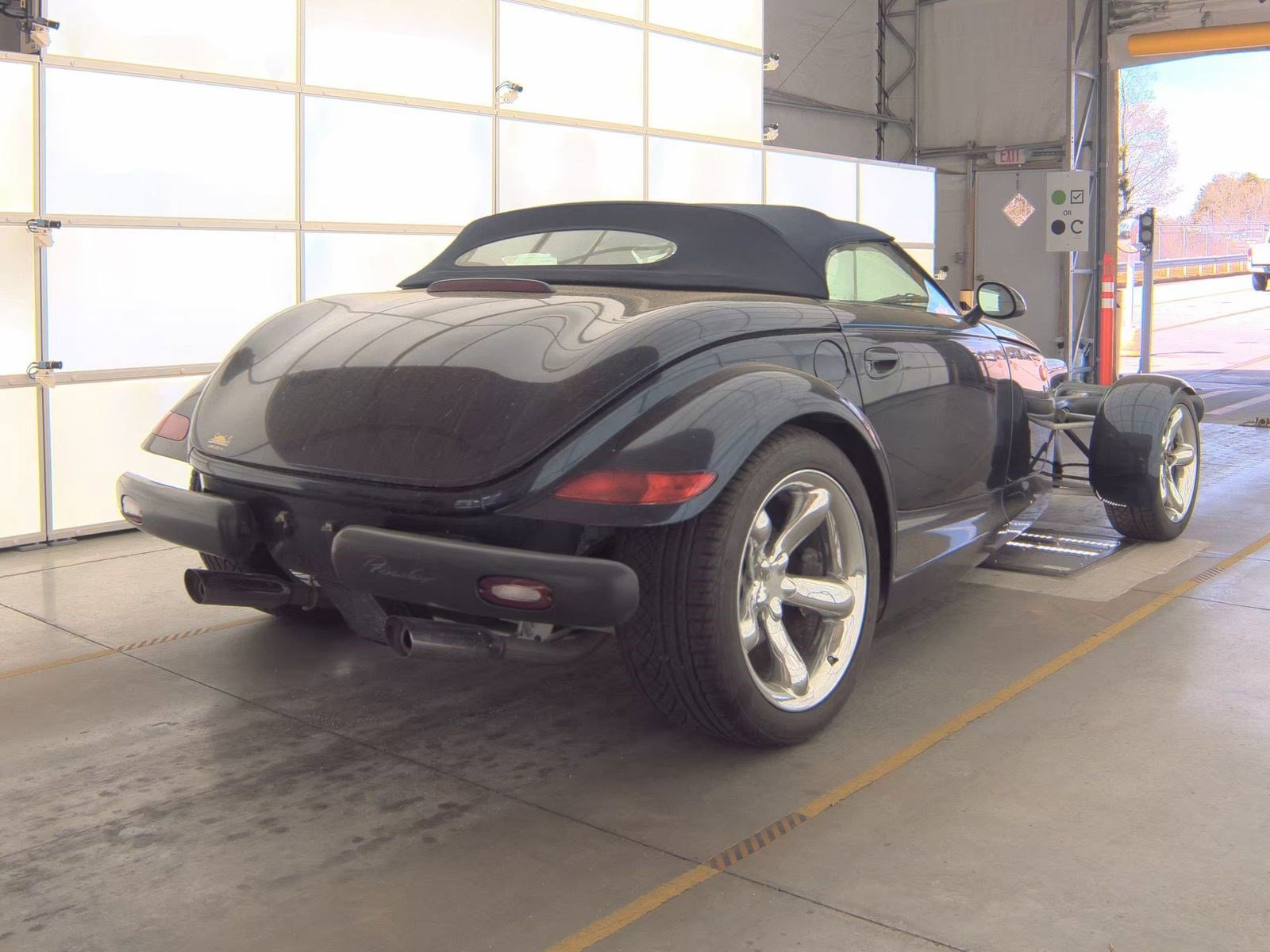 Used 2001 Chrysler Prowler image 5