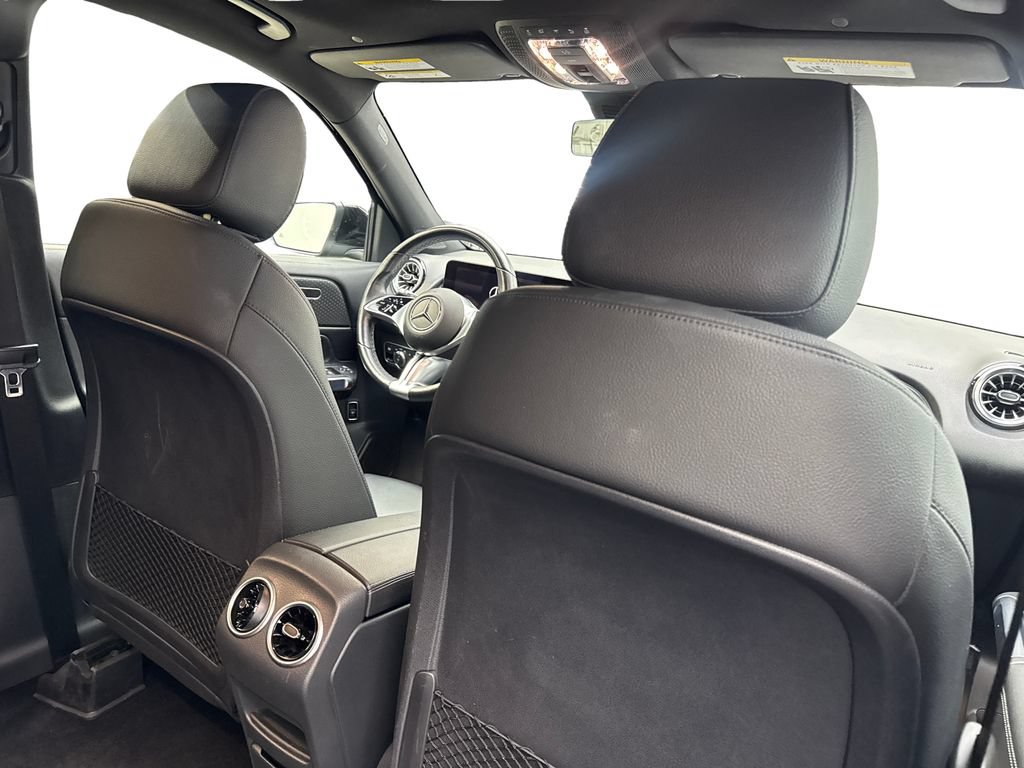 Used 2025 Mercedes-Benz GLB 250 4MATIC image 40