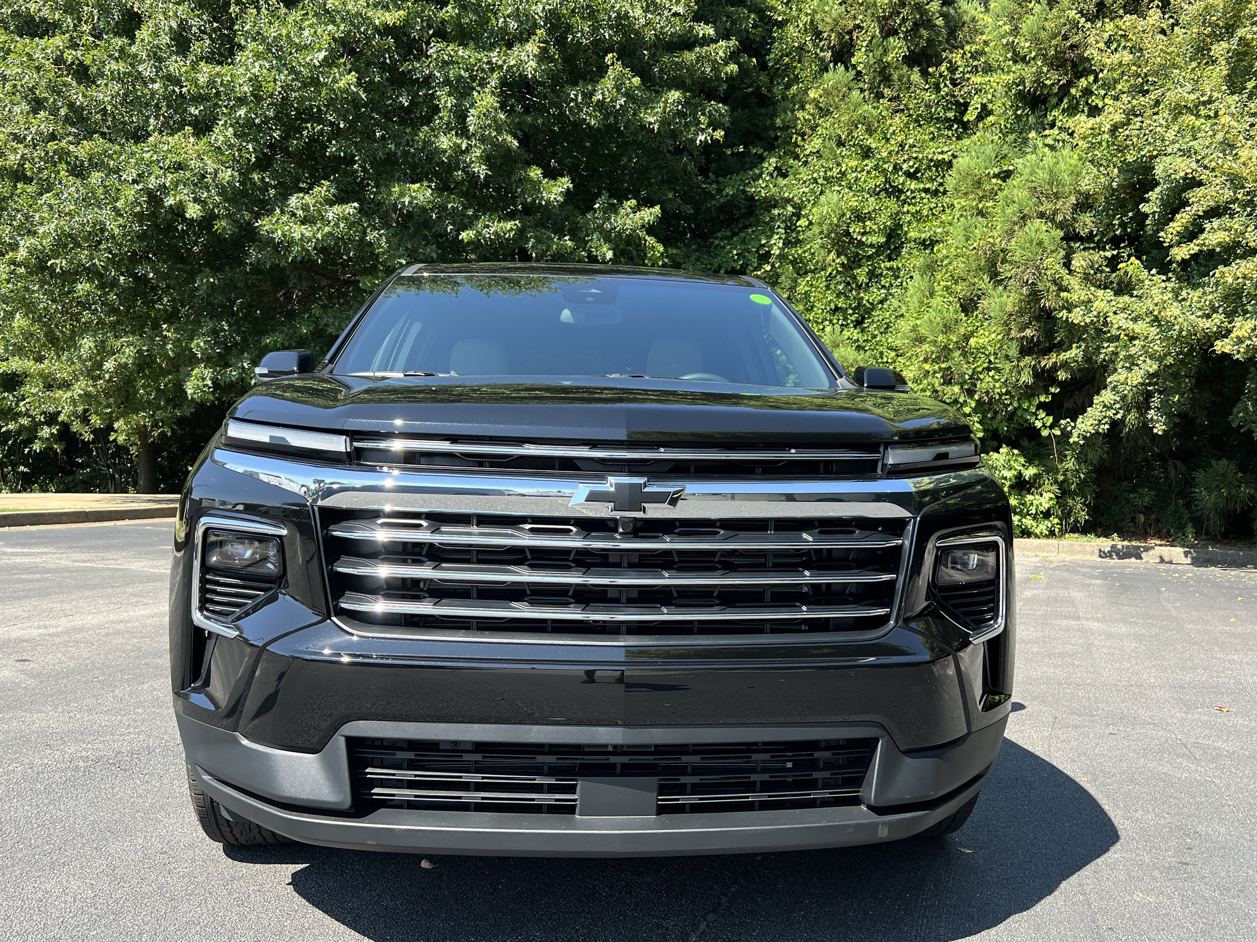 New 2026 Chevrolet Traverse LT w/ Sun and Wheel Package FWD image 3