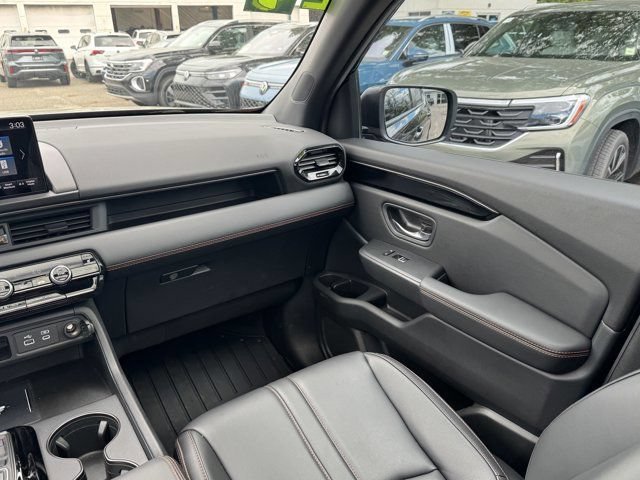Used 2024 Honda Pilot TrailSport image 16