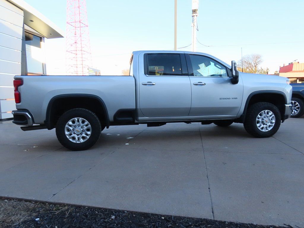 Used 2022 Chevrolet Silverado 2500 LTZ image 8