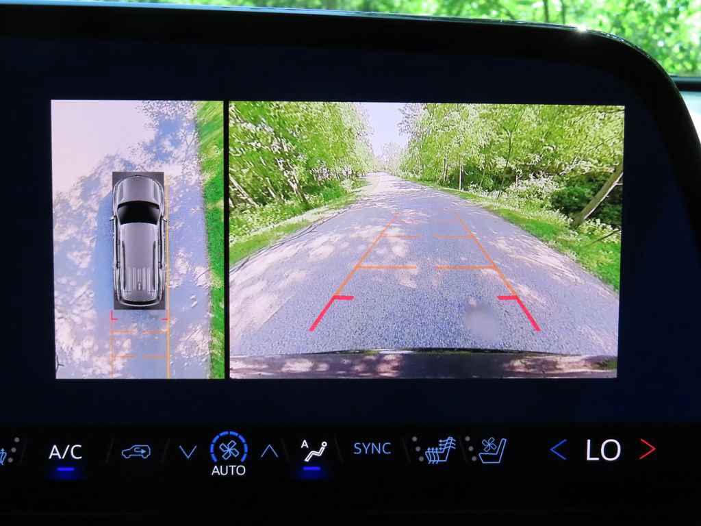 New 2026 Chevrolet Traverse RS w/ LPO, Floor Liner Package AWD/4WD image 8