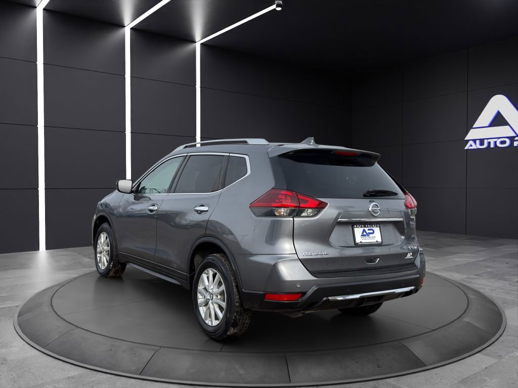 Used 2020 Nissan Rogue SV image 4