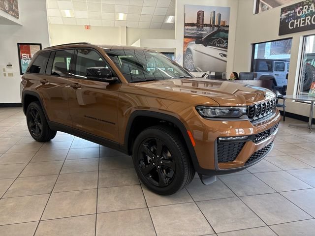 New 2026 Jeep Grand Cherokee Limited w/ Limited Altitude Package AWD/4WD image 9