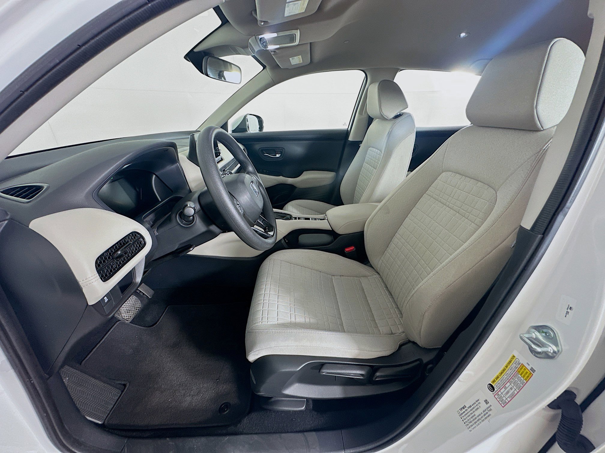 Used 2024 Honda HR-V LX image 13
