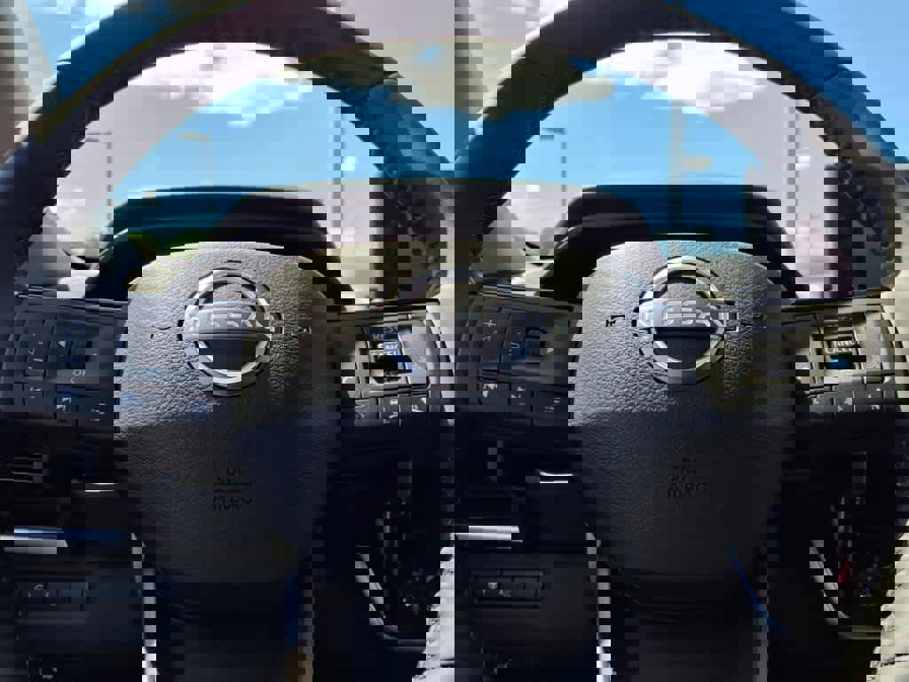 New 2025 Nissan Rogue Platinum w/ Tech Package image 47