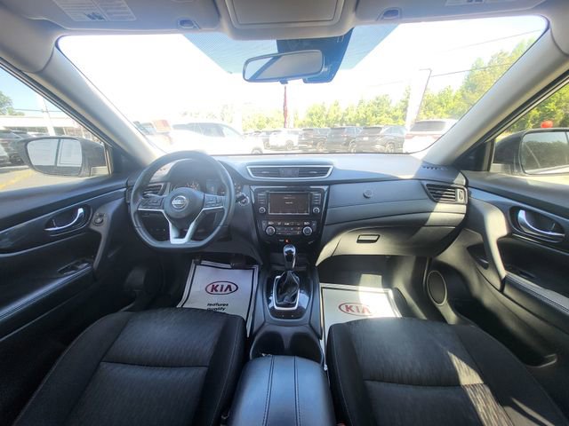 Used 2020 Nissan Rogue SV image 15