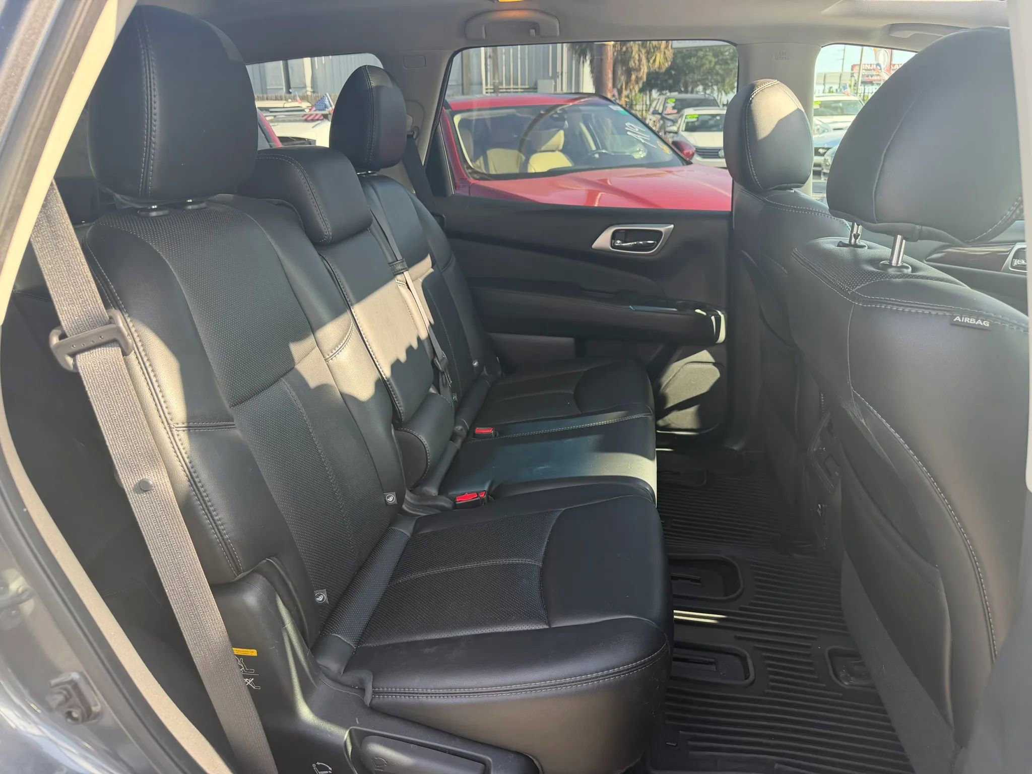 Used 2016 Nissan Pathfinder Platinum w/ Cargo Package AWD/4WD image 13
