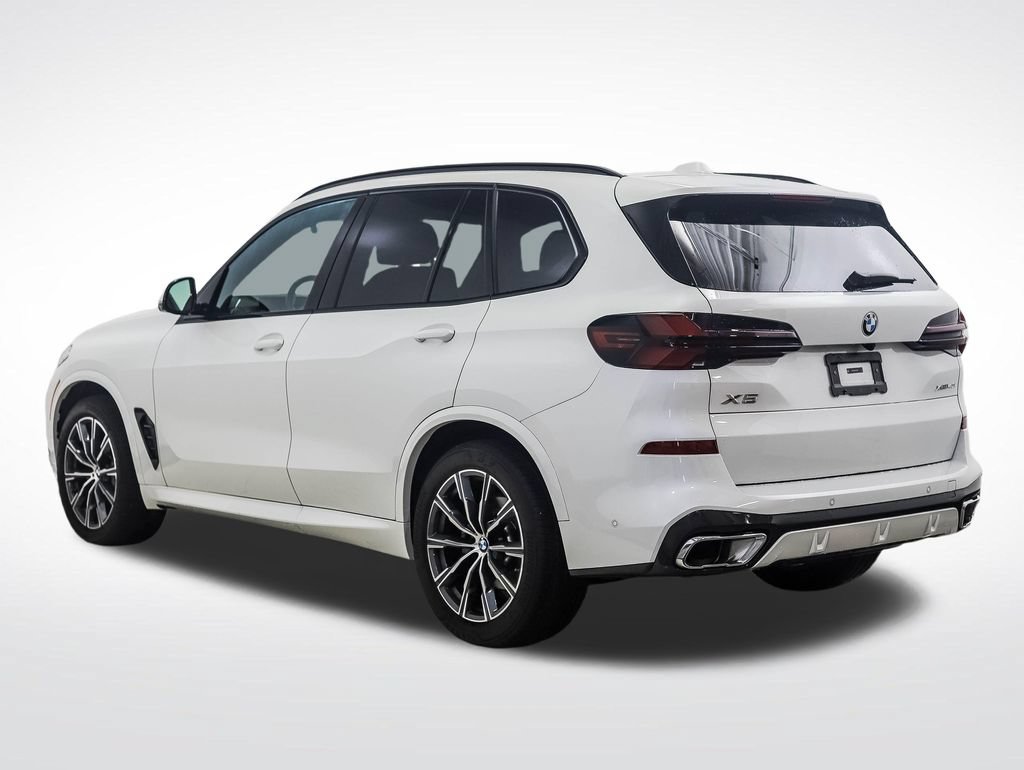 Certified 2026 BMW X5 xDrive40i w/ M Sport Package AWD/4WD image 3