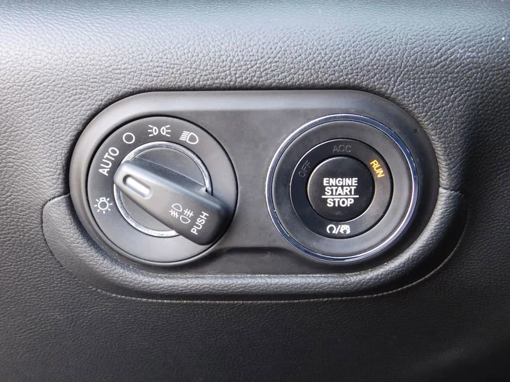 Used 2019 Maserati Levante image 28