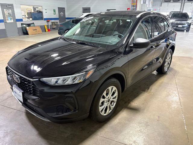 Certified 2023 Ford Escape Active w/ Tech Pack #1 AWD/4WD image 6
