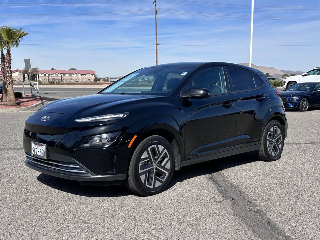 Used 2023 Hyundai Kona SE image 2
