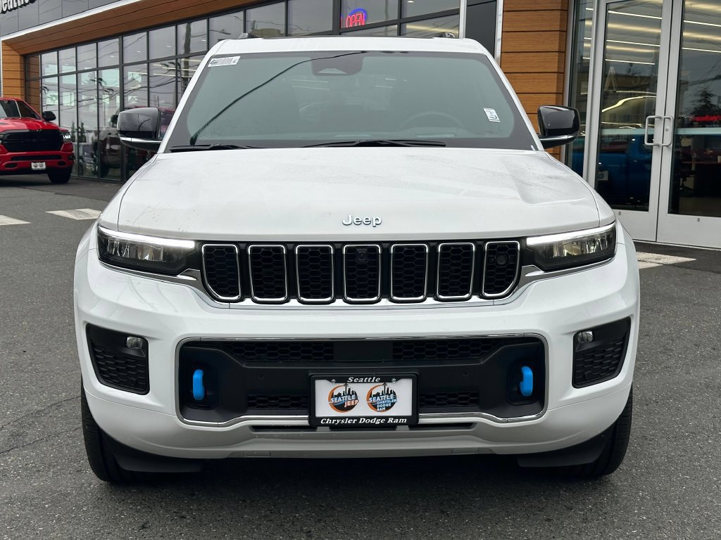 New 2024 Jeep Grand Cherokee Overland w/ Advanced Protech Group III AWD/4WD image 3