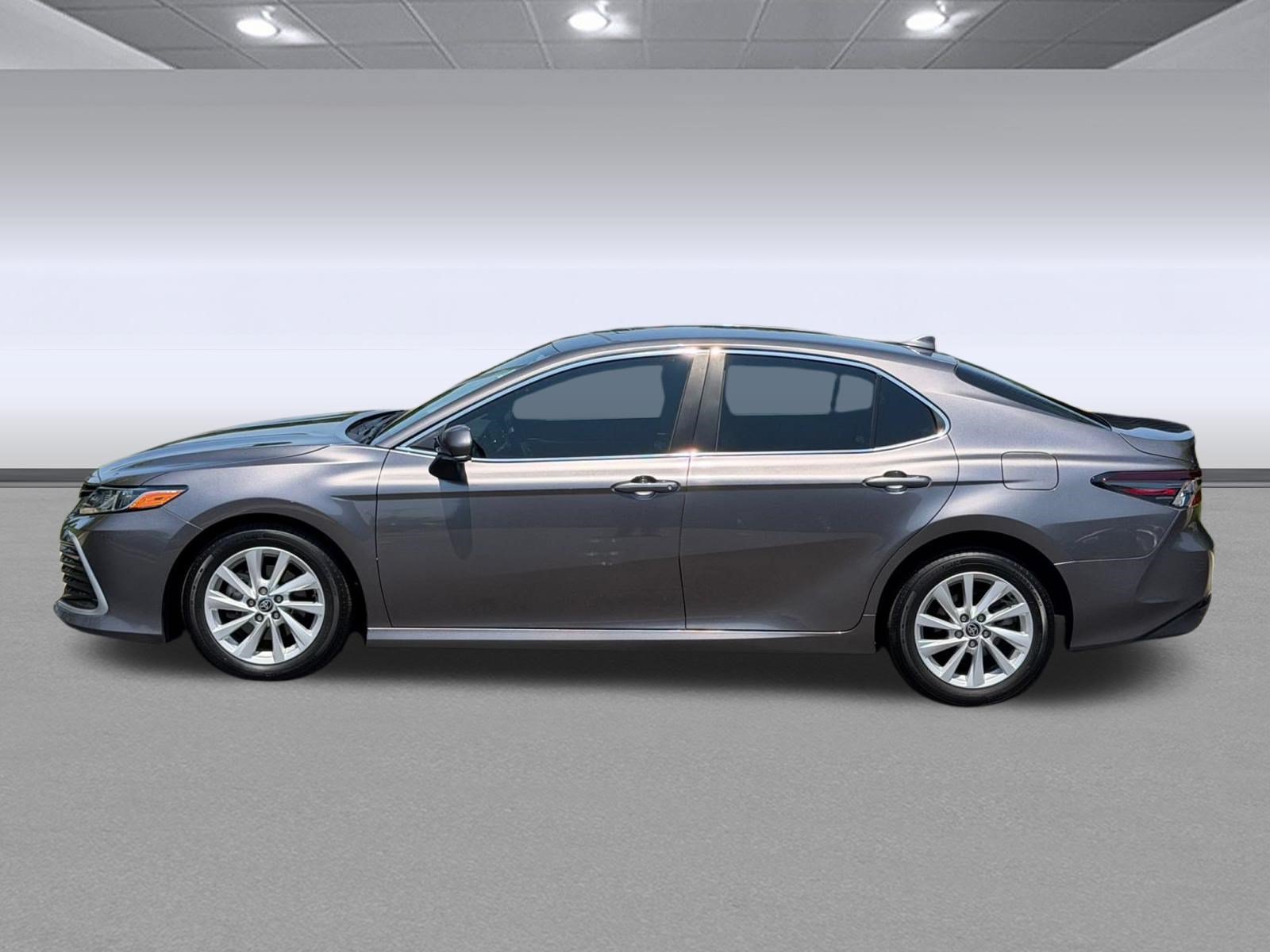 Used 2024 Toyota Camry LE FWD image 2