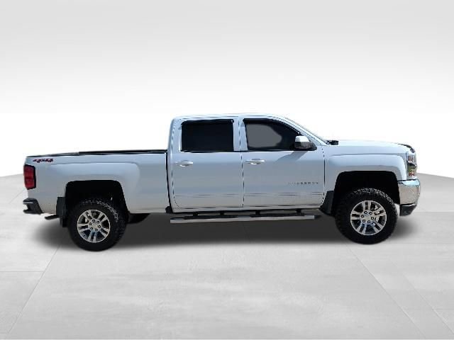 Used 2018 Chevrolet Silverado 1500 LT w/ All Star Edition AWD/4WD image 2
