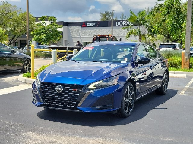 Used 2023 Nissan Altima 2.5 SR FWD image 29