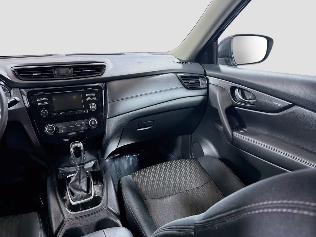 Used 2017 Nissan Rogue S FWD image 23