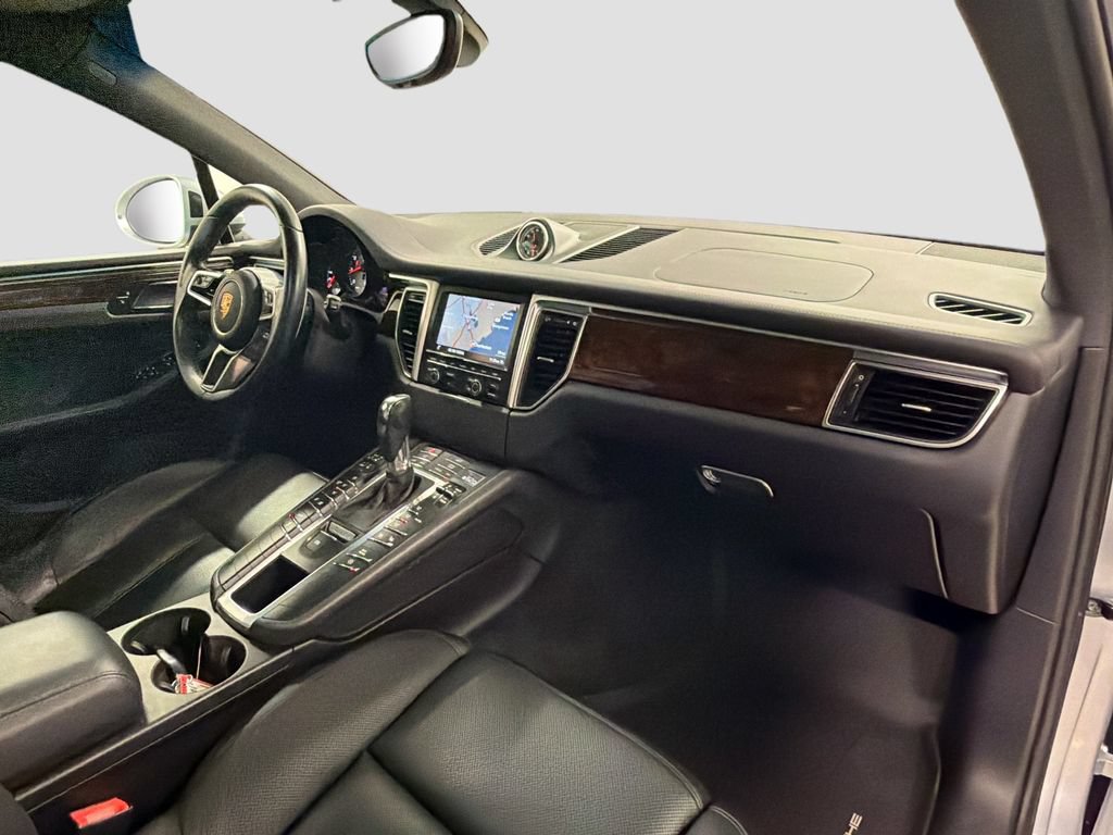 Certified 2015 Porsche Macan S AWD/4WD image 31