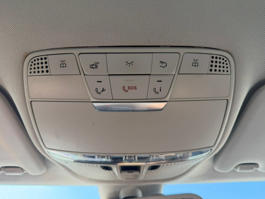 Used 2015 Mercedes-Benz C 300 4MATIC Sedan image 30