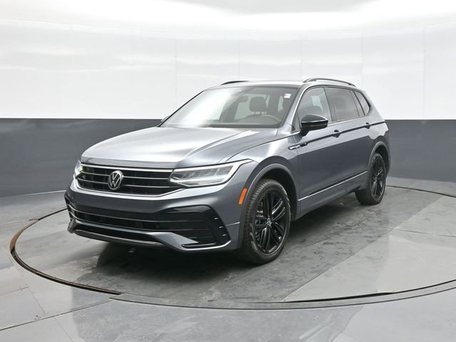 Used 2022 Volkswagen Tiguan SE R-Line image 3